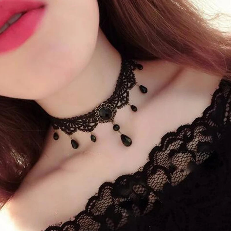 Collier Gothic Dentelle