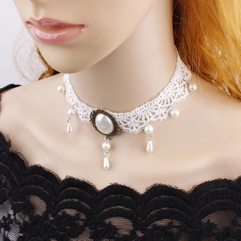 Collier Gothic Dentelle