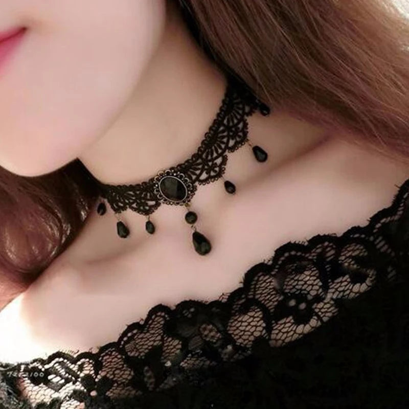 Collier Gothic Dentelle