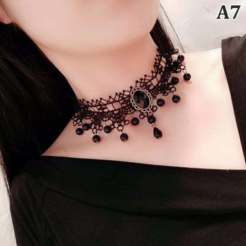 Collier Gothic Dentelle